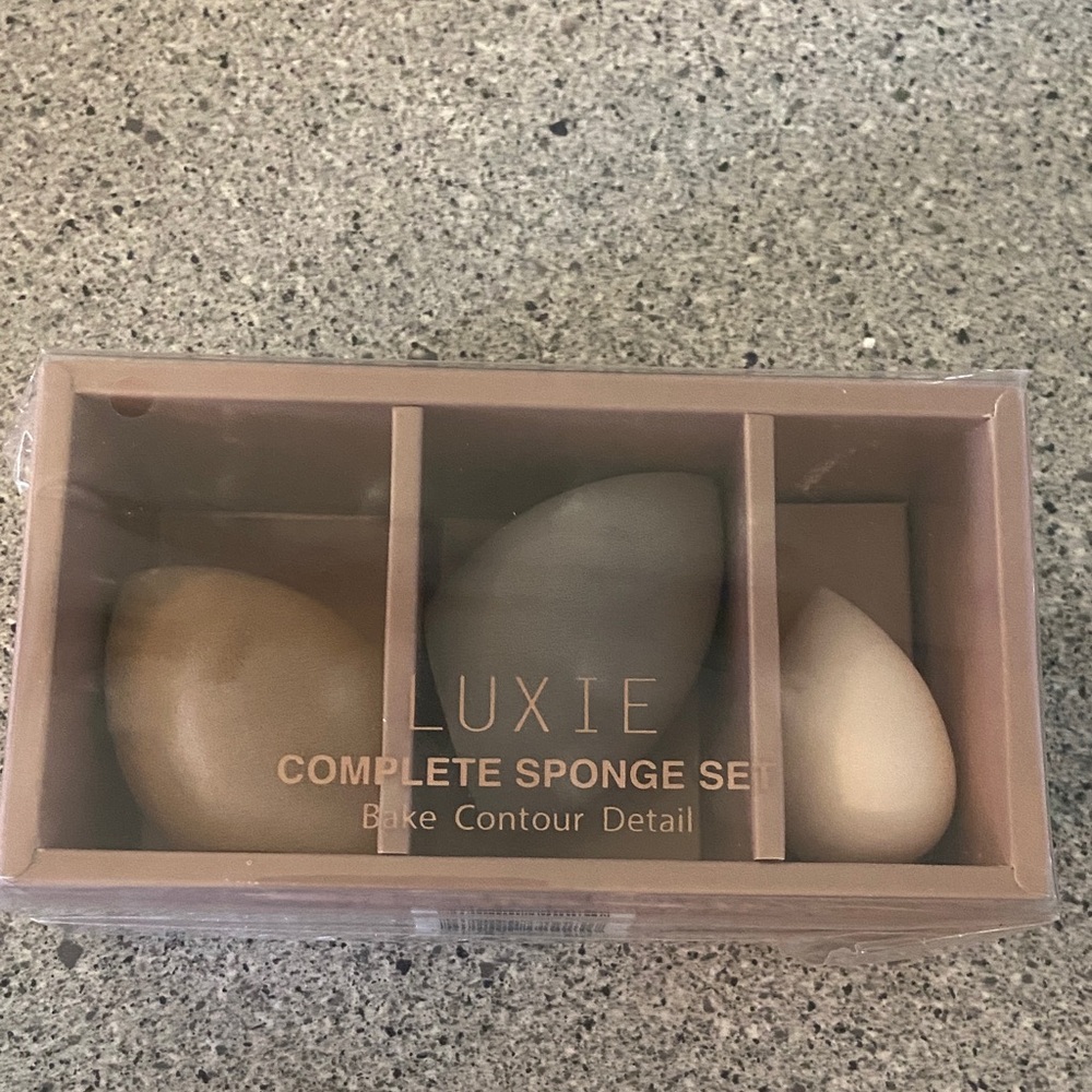 Luxie Trio Makeup Sponge Set in Neutral Tones